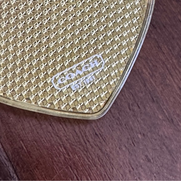 Coach Poppy Heart Hangtag - Picture 7 of 8